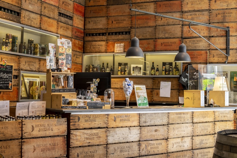 Frontdesk giftshop Brewery De Halve Maan